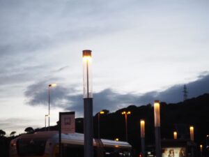 Iluminación y seguridad: cómo la luz influye en la percepción del espacio